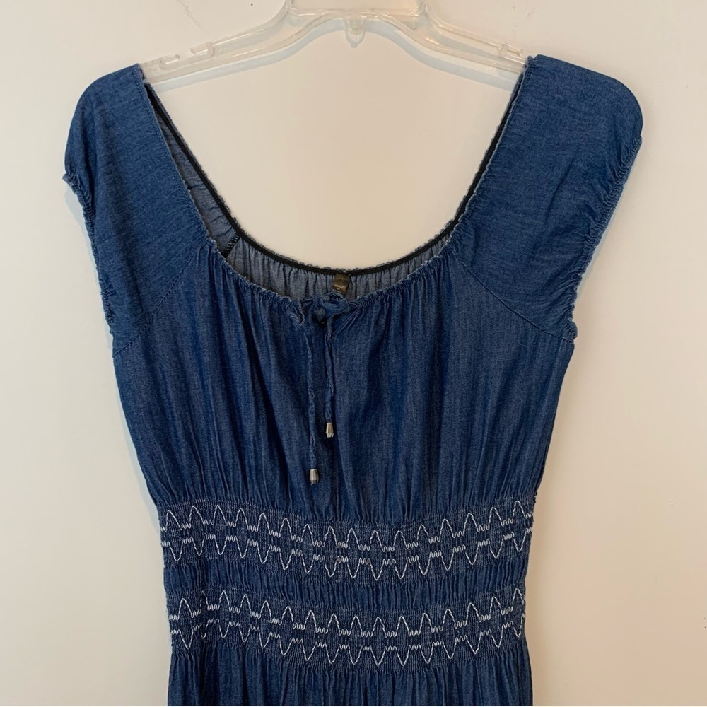 LAPIS Chambray Denim Tie-Dye Smocked Dress. Size‎ Medium - Picture 3 of 7